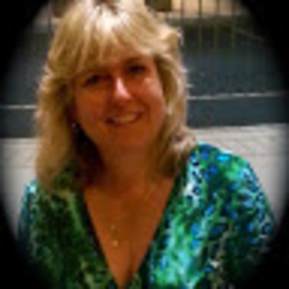 Meet your Posher, Claudia - Picture 1 of 1